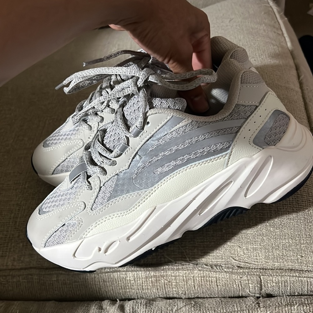 Adidas - Picture 2 of 6